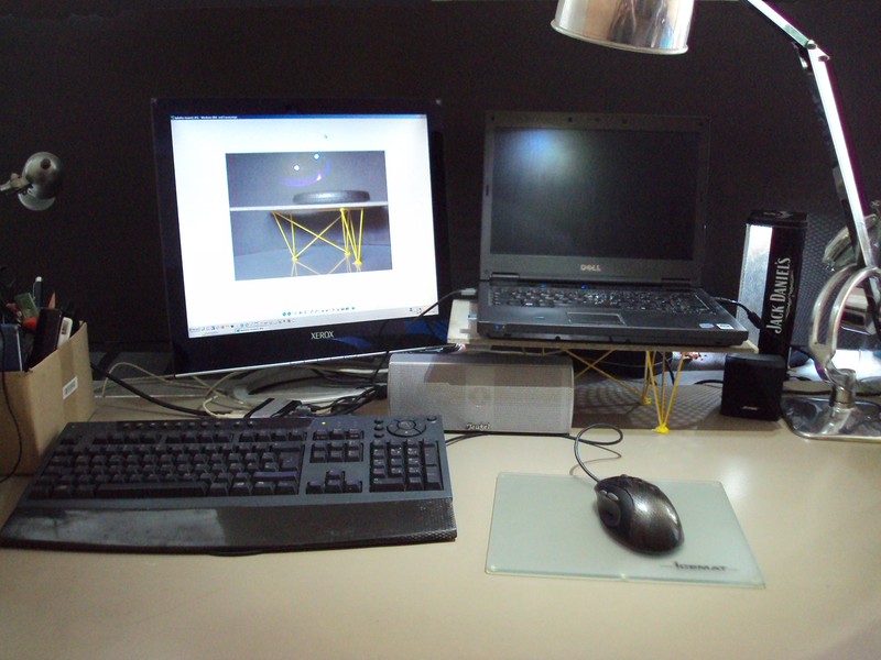 laptop_stand-desktop.jpg
